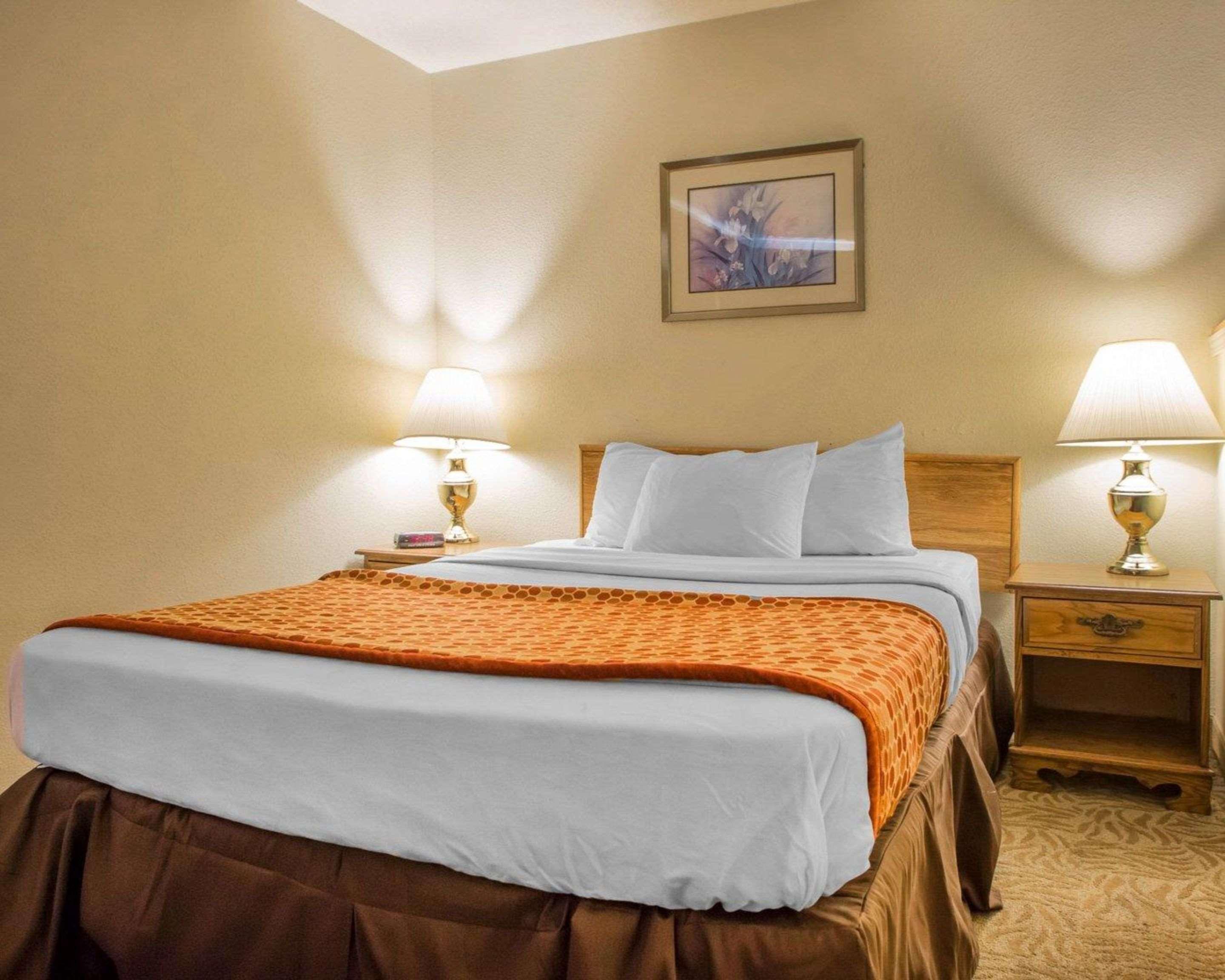 Econo Inn&suites 2* Stevens Point